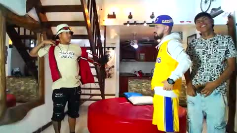 Snapshot of flyckers chatting on January 4, 6:40 pm flyckers online show from January 4, 6:40 pm