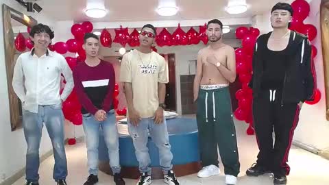 Snapshot of flyckers chatting on February 17, 8:04 pm flyckers online show from February 17, 8:04 pm