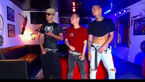 flyckers online show from March 17, 7:17 pm