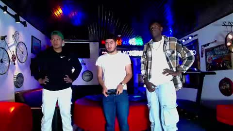 flyckers online show from July 10, 12:08 pm
