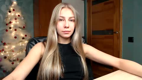 Snapshot of fofhcf chatting on December 26, 9:26 pm Molli  Ready for any play with you. Hottest show in pvt  Help a student earn big tokens  online show from December 26, 9:26 pm