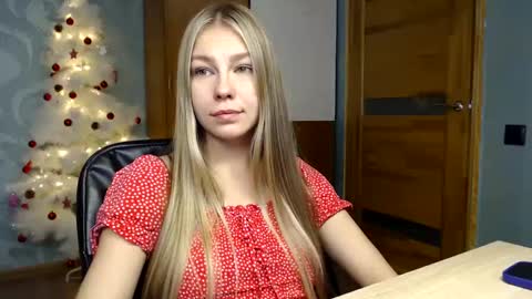 Snapshot of fofhcf chatting on January 9, 10:20 pm Molli  Ready for any play with you. Hottest show in pvt  Help a student earn big tokens  online show from January 9, 10:20 pm