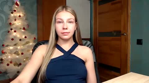Snapshot of fofhcf chatting on January 24, 2:07 am Molli  Ready for any play with you. Hottest show in pvt  Help a student earn big tokens  online show from January 24, 2:07 am