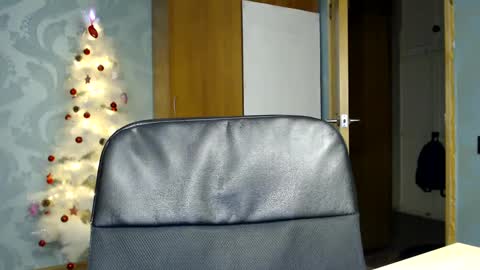 Snapshot of fofhcf chatting on January 25, 12:27 am Molli  Ready for any play with you. Hottest show in pvt  Help a student earn big tokens  online show from January 25, 12:27 am