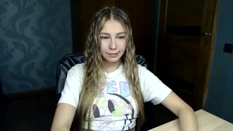 Snapshot of fofhcf chatting on February 26, 11:37 pm Molli  Ready for any play with you. Hottest show in pvt  Help a student earn big tokens  online show from February 26, 11:37 pm