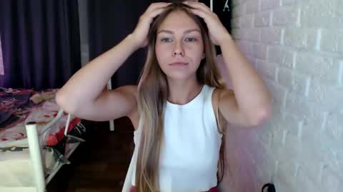 Snapshot of fofhcf chatting on September 10, 12:10 am Molli  Ready for any play with you. Hottest show in pvt  Help a student earn big tokens  online show from September 10, 12:10 am