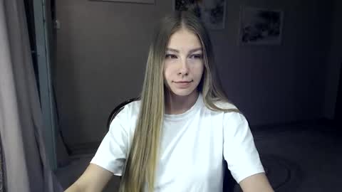 Snapshot of fofhcf chatting on September 22, 8:44 pm Molli  Ready for any play with you. Hottest show in pvt  Help a student earn big tokens  online show from September 22, 8:44 pm