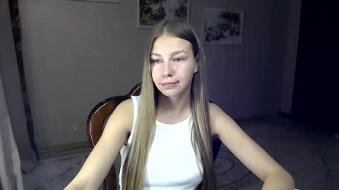 Snapshot of fofhcf chatting on October 1, 8:15 pm Molli  Ready for any play with you. Hottest show in pvt  Help a student earn big tokens  online show from October 1, 8:15 pm