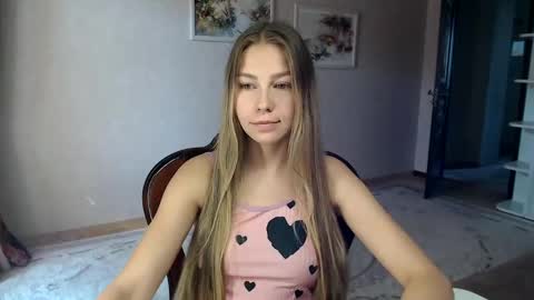 Snapshot of fofhcf chatting on October 7, 10:01 am Molli  Ready for any play with you. Hottest show in pvt  Help a student earn big tokens  online show from October 7, 10:01 am