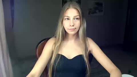 Snapshot of fofhcf chatting on October 10, 4:39 pm Molli  Ready for any play with you. Hottest show in pvt  Help a student earn big tokens  online show from October 10, 4:39 pm