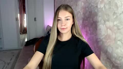 Snapshot of fofhcf chatting on October 15, 12:27 pm Molli  Ready for any play with you. Hottest show in pvt  Help a student earn big tokens  online show from October 15, 12:27 pm