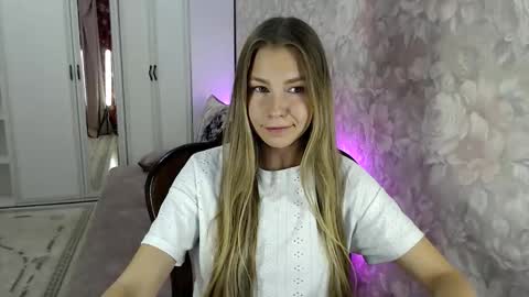 Snapshot of fofhcf chatting on October 18, 3:35 pm Molli  Ready for any play with you. Hottest show in pvt  Help a student earn big tokens  online show from October 18, 3:35 pm