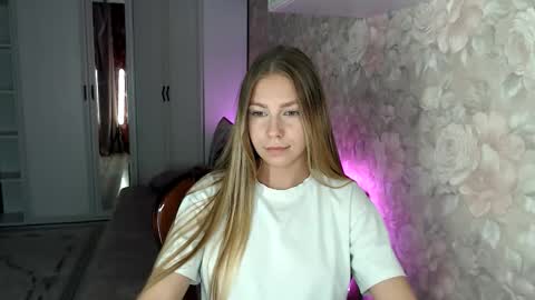 Snapshot of fofhcf chatting on October 23, 1:54 pm Molli  Ready for any play with you. Hottest show in pvt  Help a student earn big tokens  online show from October 23, 1:54 pm