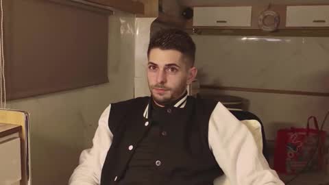 independent model online show from February 16, 4:47 pm