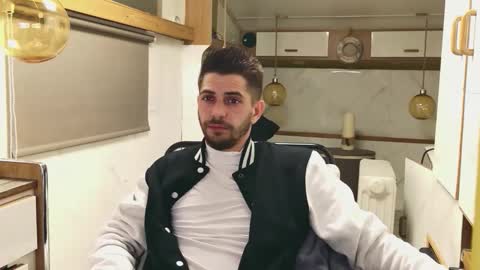 independent model online show from March 11, 6:36 pm