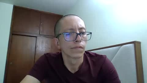 fonzi_flores online show from September 28, 7:14 am