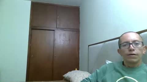 fonzi_flores online show from November 16, 12:44 pm