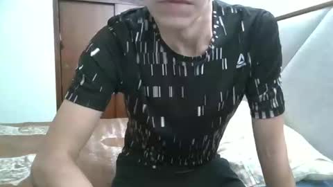 fonzi_flores online show from December 14, 1:33 am