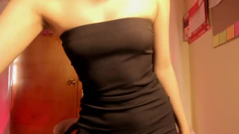 Snapshot of forbidden_candy_ chatting on May 23, 7:51 pm forbidden candy online show from May 23, 7:51 pm