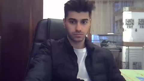 Snapshot of fortiori8 chatting on December 17, 5:18 am fortiori8 online show from December 17, 5:18 am