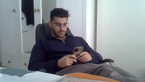 Snapshot of fortiori8 chatting on November 13, 1:21 pm fortiori8 online show from November 13, 1:21 pm