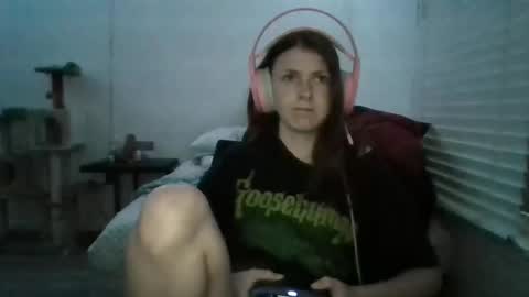 foursknfairy online show from April 18, 12:14 am