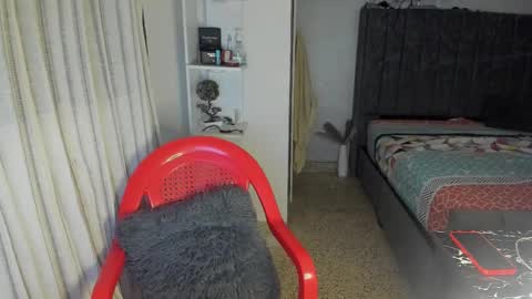 Snapshot of fox_evans chatting on December 15, 7:23 am Fox online show from December 15, 7:23 am