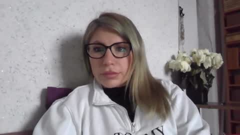 fox_red_lady7 online show from February 4, 10:10 am