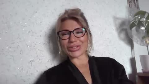 fox_red_lady7 online show from April 7, 7:31 am