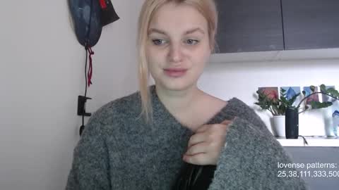 i am your baby Alien  online show from October 23, 8:24 am