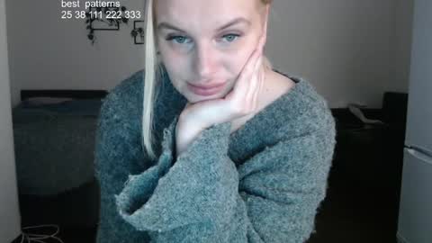 i am your baby Alien  online show from April 21, 1:42 am