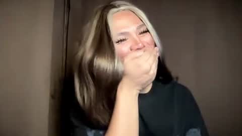 Snapshot of foxli_xx chatting on February 1, 10:25 am KITTY online show from February 1, 10:25 am