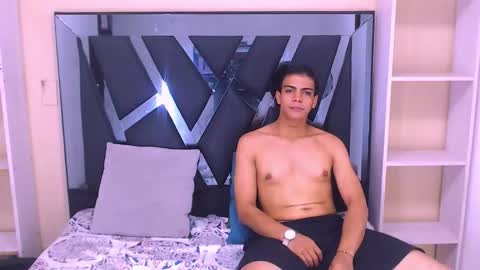 Snapshot of foxter_ chatting on December 5, 7:21 pm Foxter online show from December 5, 7:21 pm