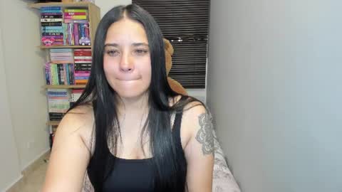 Snapshot of foxwen chatting on June 23, 11:36 pm wen. online show from June 23, 11:36 pm