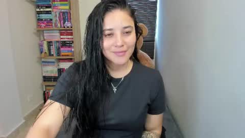 Snapshot of foxwen chatting on July 13, 10:23 pm wen. online show from July 13, 10:23 pm
