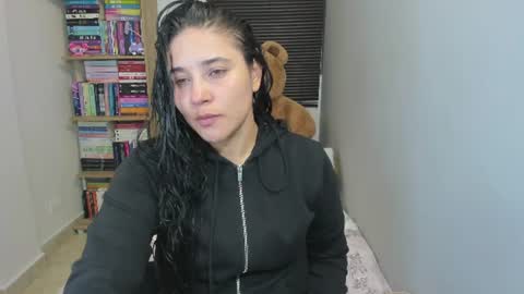 Snapshot of foxwen chatting on August 5, 2:36 am wen. online show from August 5, 2:36 am