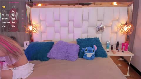 Foxxy  online show from March 30, 4:41 pm