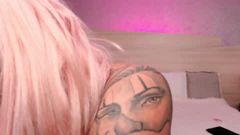 Snapshot of foxxyclarise chatting on January 25, 7:06 am Clarise online show from January 25, 7:06 am