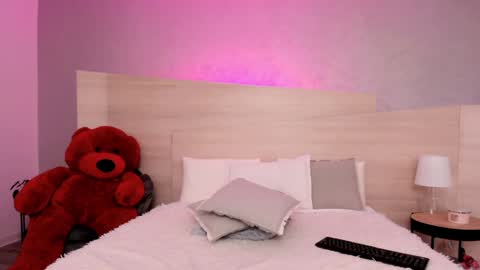 Snapshot of foxxyclarise chatting on February 5, 11:12 am Clarise online show from February 5, 11:12 am