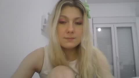 foxy_bright online show from March 27, 7:35 pm