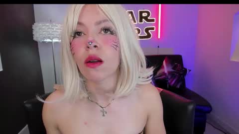 Miss Evans online show from March 3, 6:03 pm