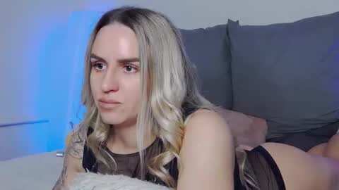 Foxy Kimmi online show from December 17, 6:41 am