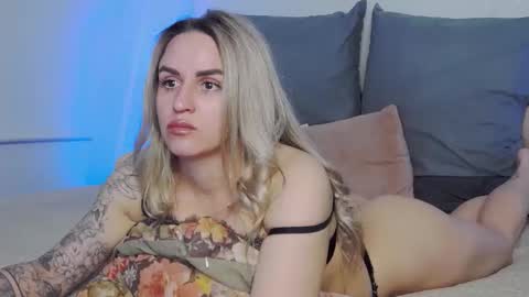 Foxy Kimmi online show from April 3, 6:33 am