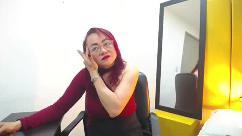 Foxy miilf online show from December 22, 1:08 pm