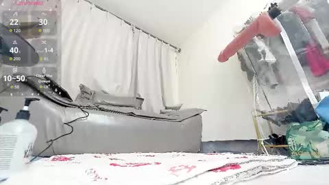 yiyi online show from February 24, 11:52 am