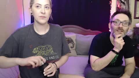 Snapshot of foxymalloryknoxy69 chatting on November 28, 9:23 am Mallory Koxx online show from November 28, 9:23 am