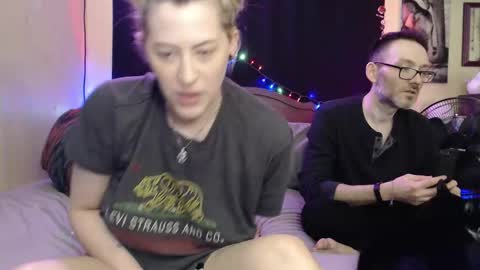 Snapshot of foxymalloryknoxy69 chatting on December 16, 8:36 pm Mallory Koxx online show from December 16, 8:36 pm