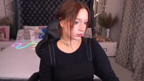 Maya online show from September 19, 1:12 pm