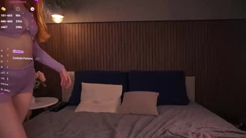 Snapshot of foxyrise chatting on November 24, 6:02 am Jane Foxy online show from November 24, 6:02 am