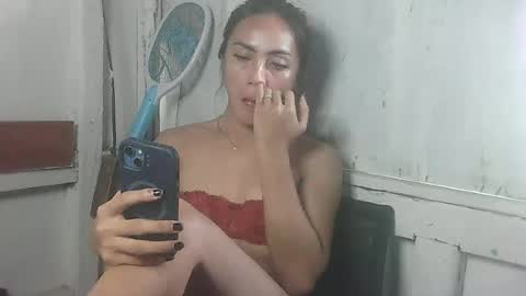 Snapshot of foxytheaxxx chatting on July 1, 6:15 am Thea online show from July 1, 6:15 am